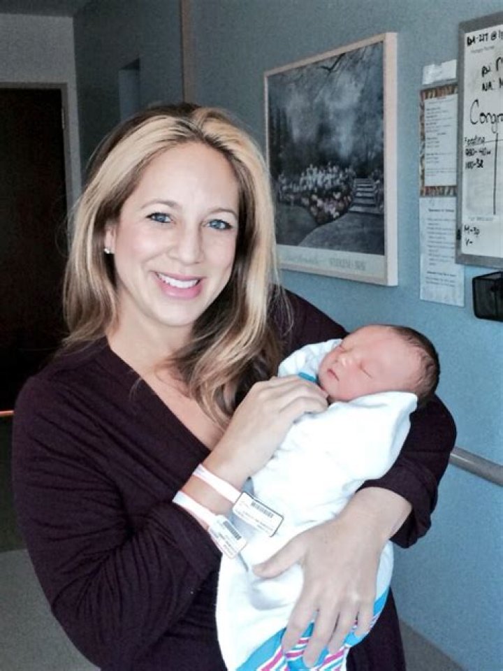 
Lauren Glassberg Height, Weight, Net Worth, Age, Birthday, Wikipedia, Who, Nationality, Biography 